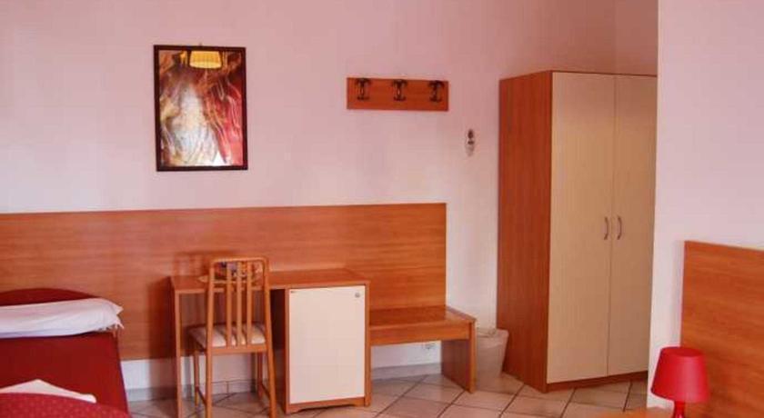 Claudia 3* Roma